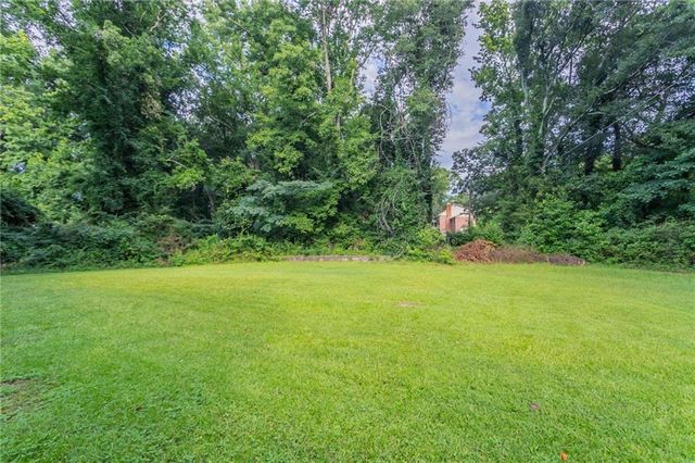 542 Hasty Drive, Lithia Springs, GA 30122