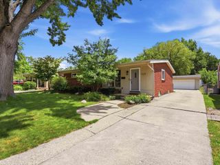 429 W Bloomfield Avenue, Royal Oak, MI 48073