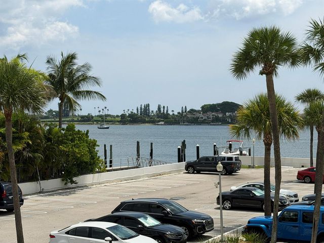 2800 N FLAGLER Drive 211, West Palm Beach, FL 33407