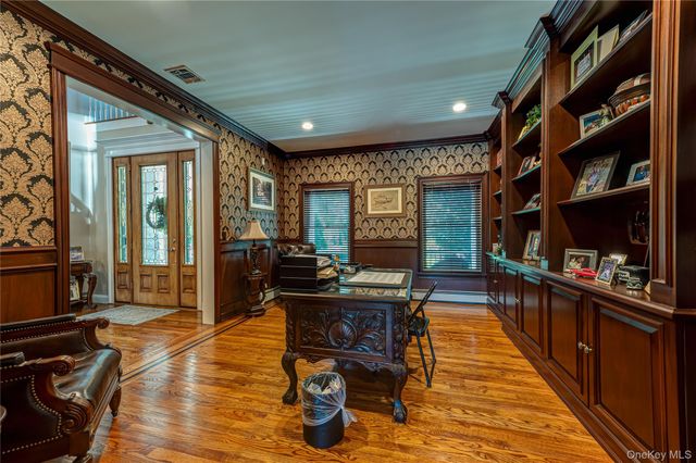 67 Sunny Road, Saint James, NY 11780