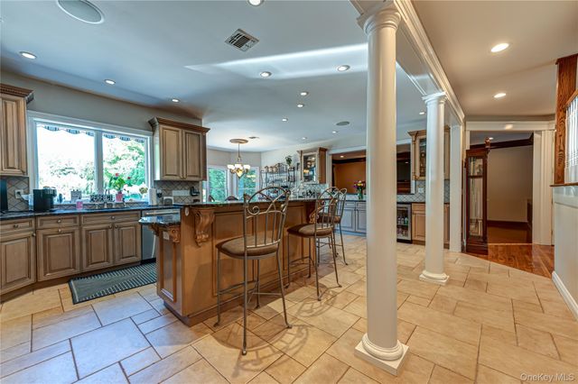 67 Sunny Road, Saint James, NY 11780