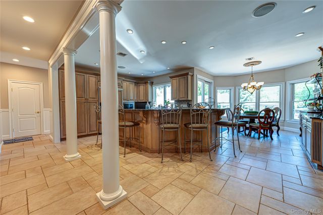 67 Sunny Road, Saint James, NY 11780