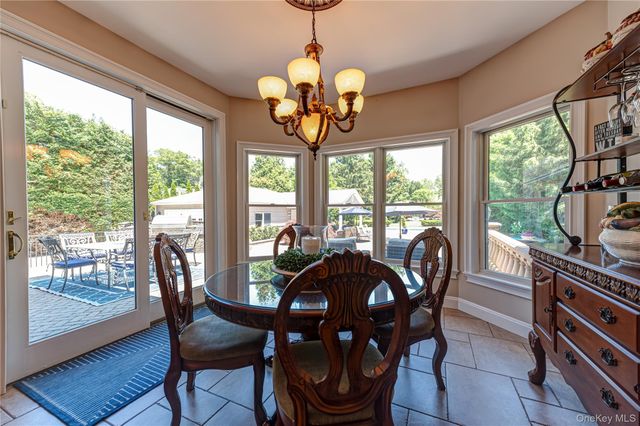 67 Sunny Road, Saint James, NY 11780