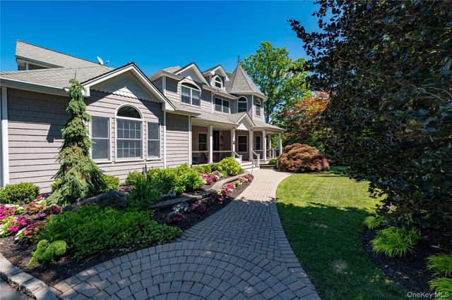 67 Sunny Road, Saint James, NY 11780