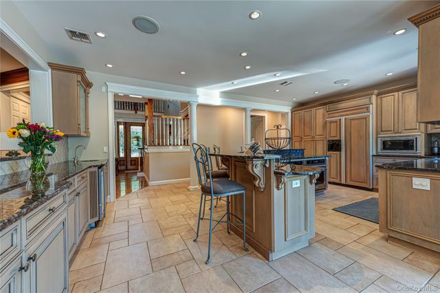 67 Sunny Road, Saint James, NY 11780