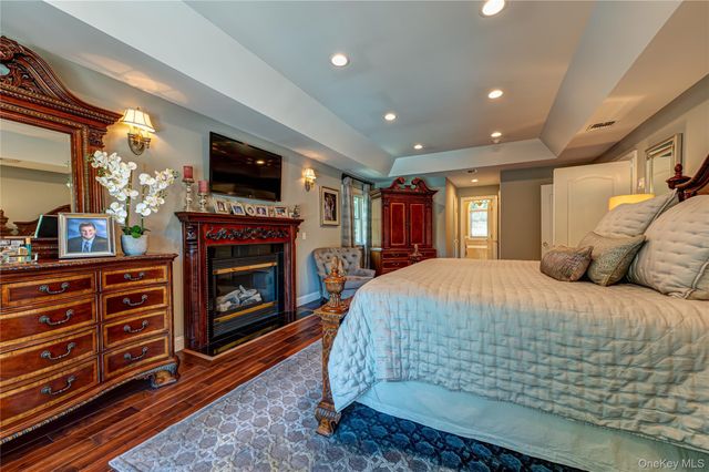 67 Sunny Road, Saint James, NY 11780