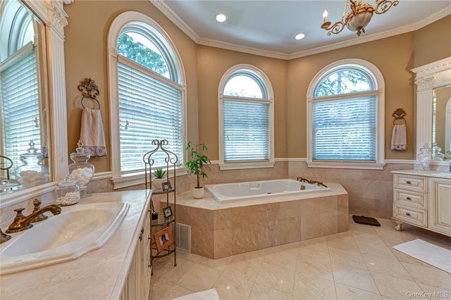 67 Sunny Road, Saint James, NY 11780