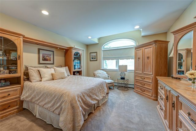 67 Sunny Road, Saint James, NY 11780