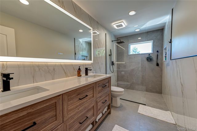 67 Sunny Road, Saint James, NY 11780