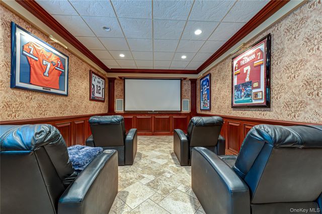 67 Sunny Road, Saint James, NY 11780