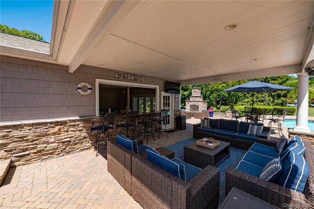 67 Sunny Road, Saint James, NY 11780
