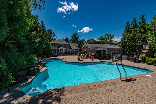 67 Sunny Road, Saint James, NY 11780