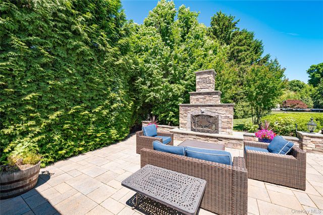 67 Sunny Road, Saint James, NY 11780