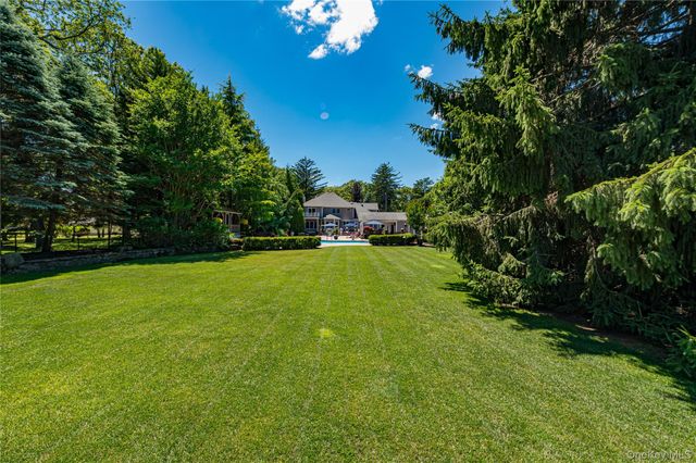 67 Sunny Road, Saint James, NY 11780