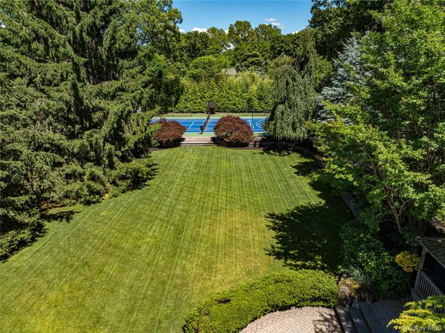 67 Sunny Road, Saint James, NY 11780