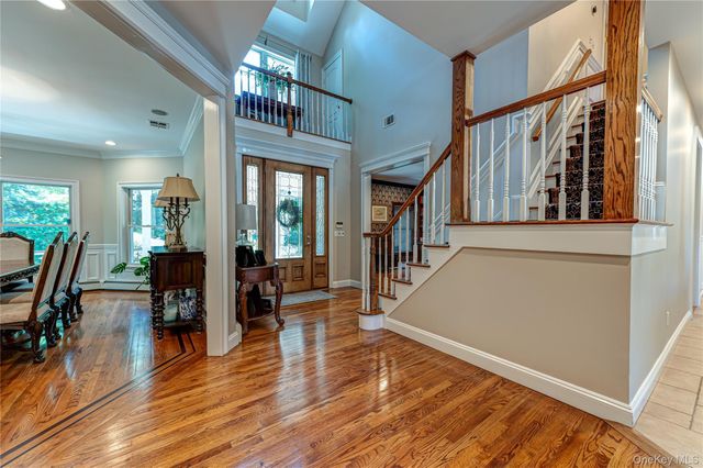67 Sunny Road, Saint James, NY 11780
