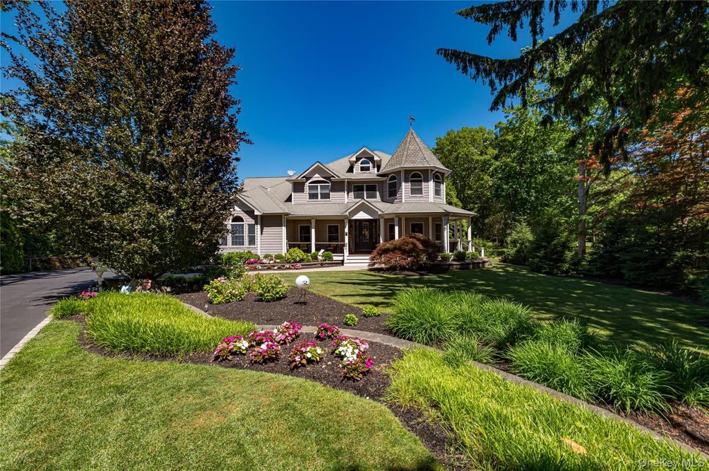 67 Sunny Road, Saint James, NY 11780