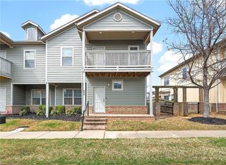 699 N Wordsworth Lane, Fayetteville, AR 72704