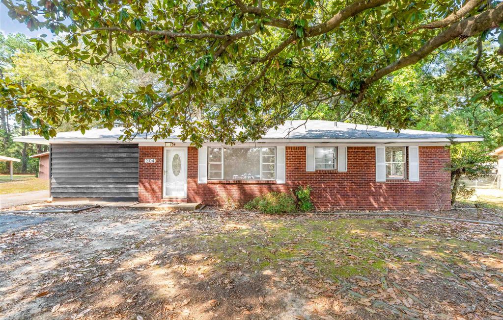 204 S Holly Street, Beebe, AR 72012