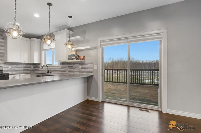 5323 E Barn Circle, Wasilla, AK 99654