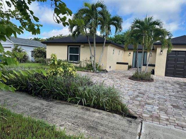 6061 NW 198th Terrace, Miami, FL 33015