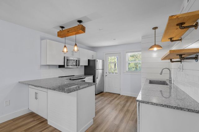 404 Saint Charles Court Court, Charleston, SC 29407