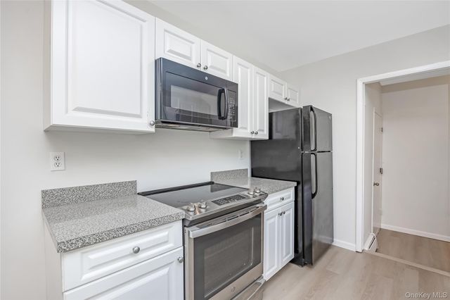 93 Raynor Road, Ridge, NY 11961