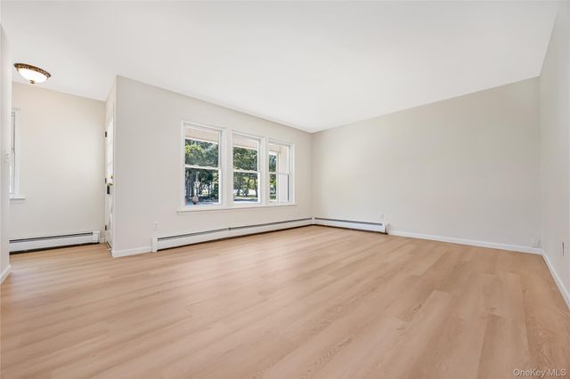 93 Raynor Road, Ridge, NY 11961