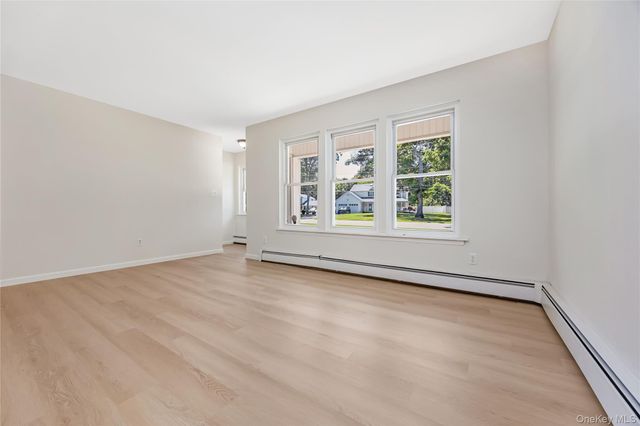 93 Raynor Road, Ridge, NY 11961
