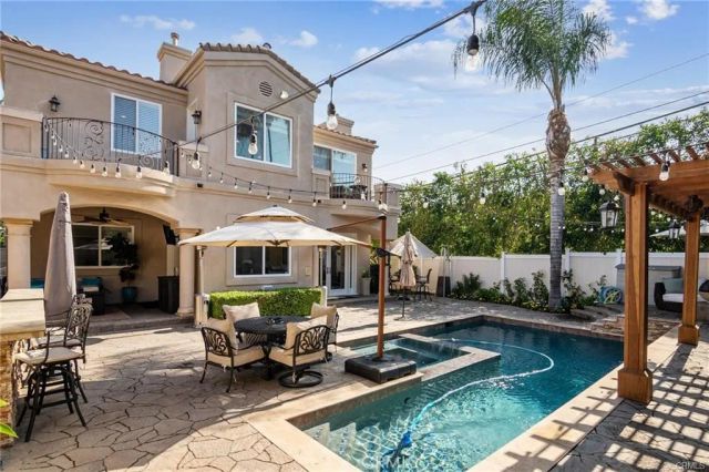 15102 Greenleaf Street, Sherman Oaks, CA 91403