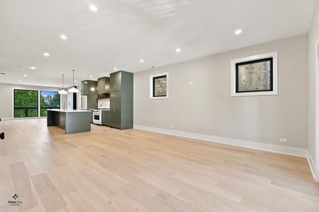 3116 N Western Avenue 2, Chicago, IL 60618