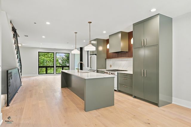 3116 N Western Avenue 2, Chicago, IL 60618