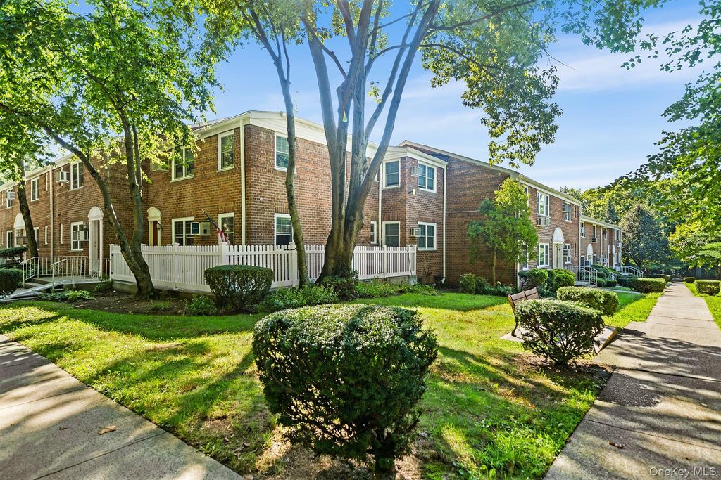 230-04 Kingsbury Avenue A, Oakland Gardens, NY 11364 — photo 2