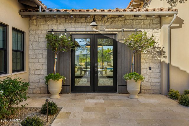 8820 E SANDS Drive, Scottsdale, AZ 85255