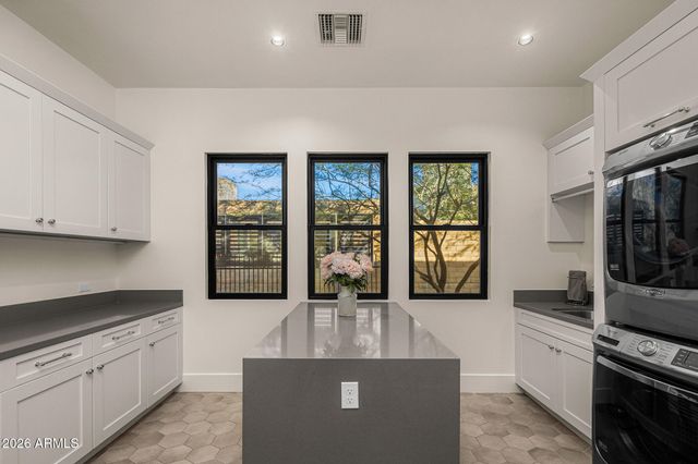 8820 E SANDS Drive, Scottsdale, AZ 85255