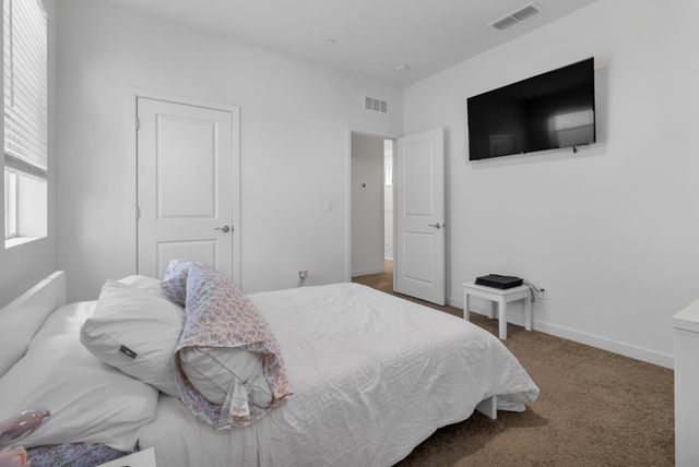 2862 Wheat Grass St, Sacramento, CA 95833