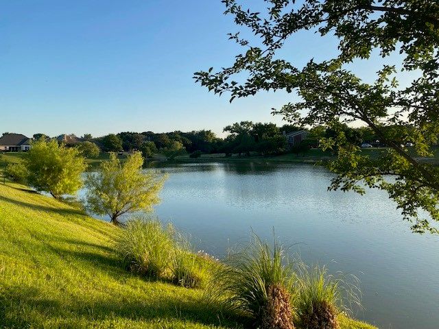 5969 River Bend Drive, Benbrook, TX 76132