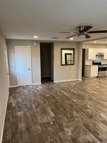 1008 Frances Drive, Rosenberg, TX 77471