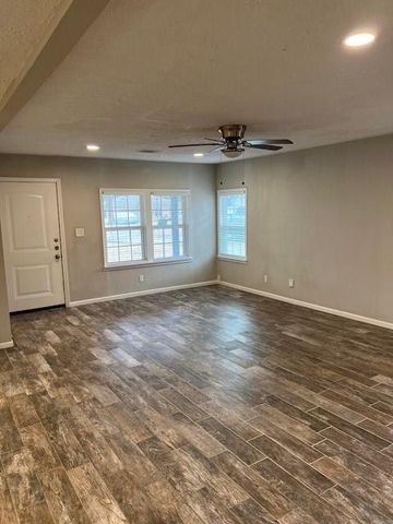 1008 Frances Drive, Rosenberg, TX 77471