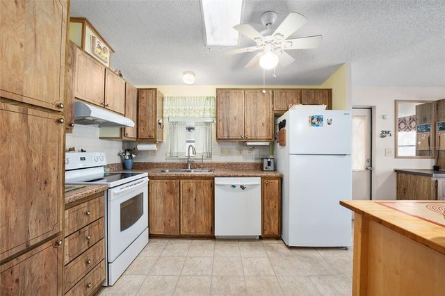 1874 W SCHWARTZ BOULEVARD, The Villages, FL 32159