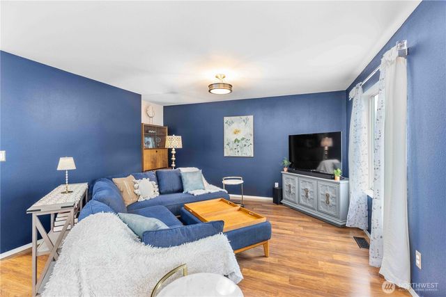 5776 Gateway Lane NE, Bremerton, WA 98311