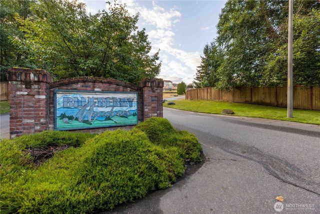 5776 Gateway Lane NE, Bremerton, WA 98311