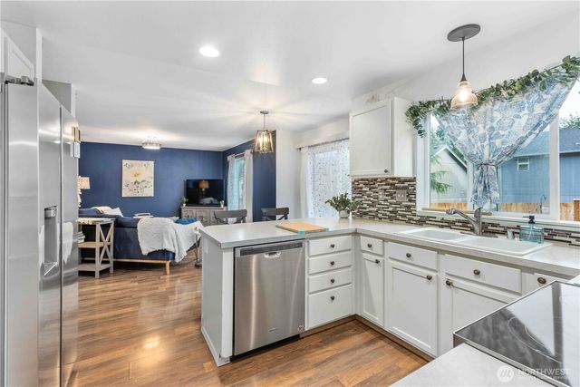 5776 Gateway Lane NE, Bremerton, WA 98311