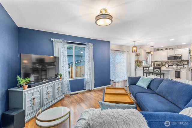 5776 Gateway Lane NE, Bremerton, WA 98311
