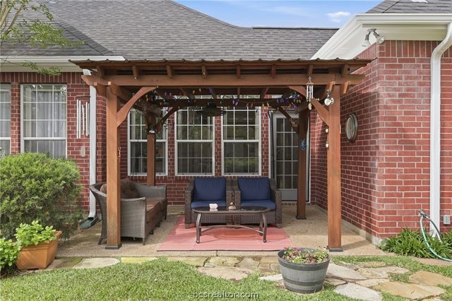 8407 Whiterose Court, College Station, TX 77845