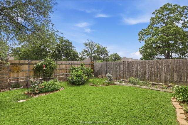 8407 Whiterose Court, College Station, TX 77845