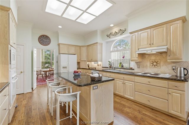 8407 Whiterose Court, College Station, TX 77845