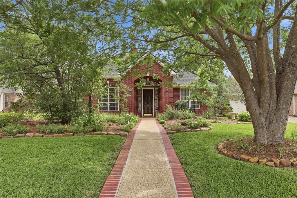8407 Whiterose Court, College Station, TX 77845