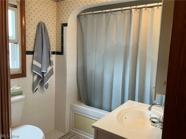 1251 Glencairn Road, Weirton, WV 26062