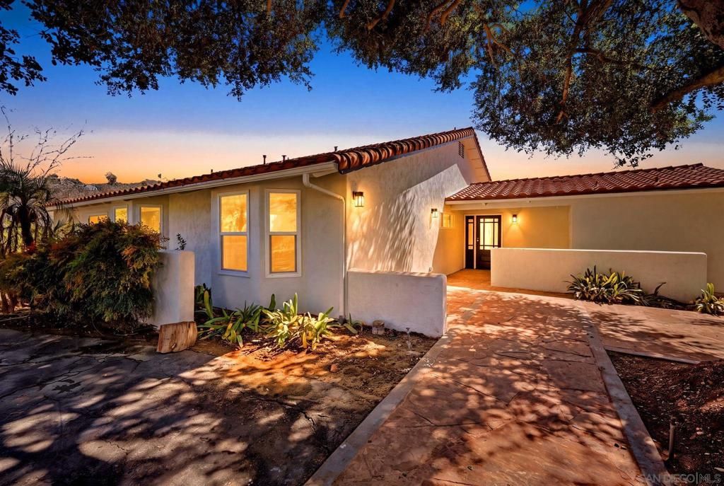 2073 Willow Glen, Fallbrook, CA 92028 — photo 2
